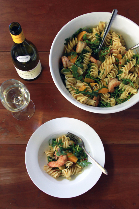 Quick Pasta with Shrimp, Green Olive, Orange & Arugula via My Life as a Mrs #dinner #pasta #shrimp #oranges